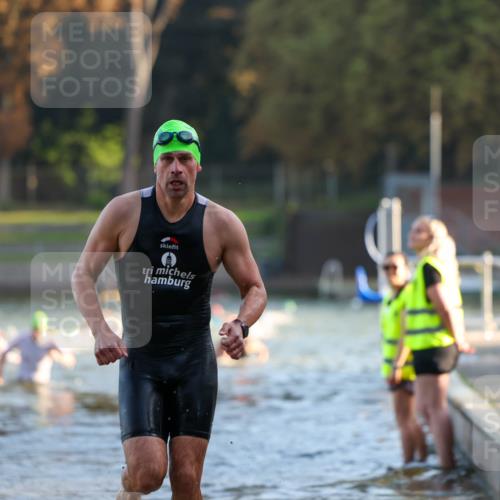 08.09.2024 - Stadtparktriathlon Michael Strokosch http://msf.ph/oto/7015700 08.09.2024 08:47:30 Schwimmen 55 meine-sportfotos.de