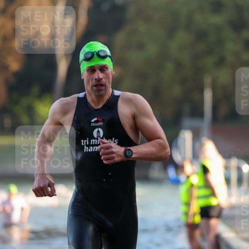 08.09.2024 - Stadtparktriathlon Michael Strokosch http://msf.ph/oto/7015719 08.09.2024 08:47:31 Schwimmen 55 meine-sportfotos.de