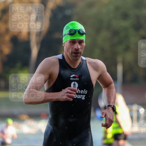 08.09.2024 - Stadtparktriathlon Michael Strokosch http://msf.ph/oto/7015725 08.09.2024 08:47:32 Schwimmen 55 meine-sportfotos.de