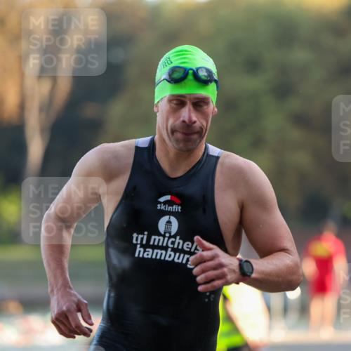 08.09.2024 - Stadtparktriathlon Michael Strokosch http://msf.ph/oto/7015729 08.09.2024 08:47:32 Schwimmen 55 meine-sportfotos.de