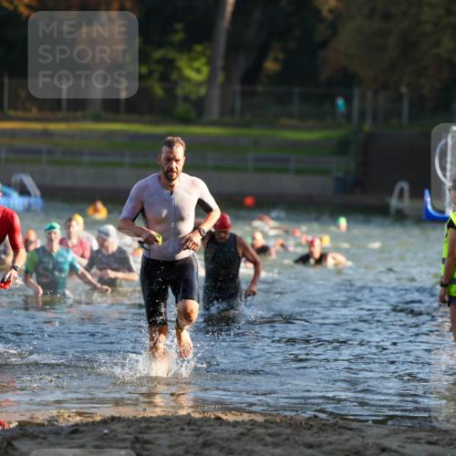 08.09.2024 - Stadtparktriathlon Michael Strokosch http://msf.ph/oto/7015739 08.09.2024 08:47:42 Schwimmen 18, 30, 31, 63, 76 meine-sportfotos.de