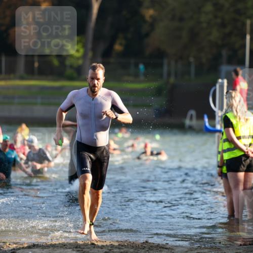 08.09.2024 - Stadtparktriathlon Michael Strokosch http://msf.ph/oto/7015769 08.09.2024 08:47:43 Schwimmen 18, 30, 31, 63, 76 meine-sportfotos.de