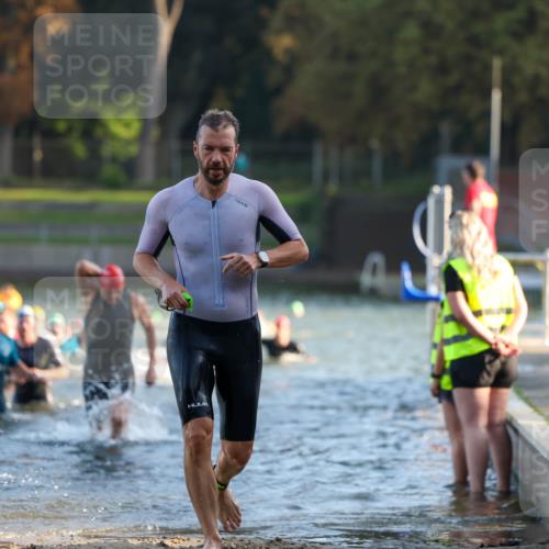 08.09.2024 - Stadtparktriathlon Michael Strokosch http://msf.ph/oto/7015794 08.09.2024 08:47:44 Schwimmen 18, 30, 31, 63, 76, 85 meine-sportfotos.de