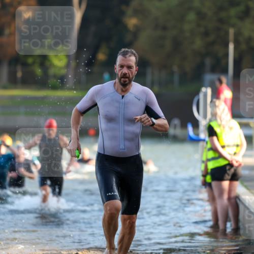 08.09.2024 - Stadtparktriathlon Michael Strokosch http://msf.ph/oto/7015805 08.09.2024 08:47:45 Schwimmen 18, 28, 30, 31, 63, 76, 85 meine-sportfotos.de