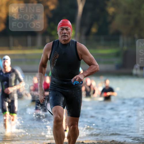08.09.2024 - Stadtparktriathlon Michael Strokosch http://msf.ph/oto/7015946 08.09.2024 08:47:51 Schwimmen 21, 23, 28, 30, 35, 41, 45, 54, 63, 72, 76, 85 meine-sportfotos.de