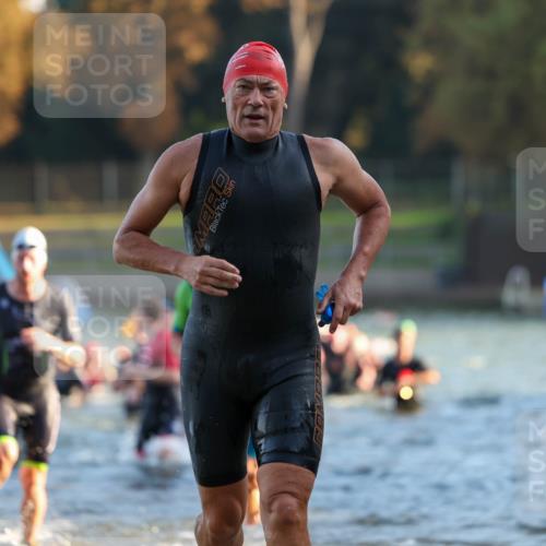 08.09.2024 - Stadtparktriathlon Michael Strokosch http://msf.ph/oto/7015964 08.09.2024 08:47:52 Schwimmen 21, 23, 28, 30, 35, 41, 45, 54, 63, 72, 74, 76, 85 meine-sportfotos.de