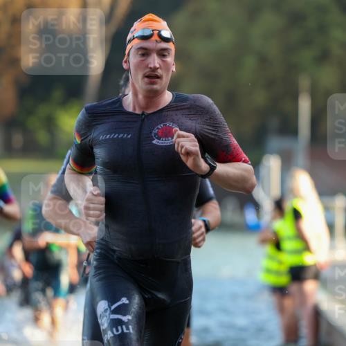 08.09.2024 - Stadtparktriathlon Michael Strokosch http://msf.ph/oto/7016180 08.09.2024 08:48:04 Schwimmen 15, 21, 23, 35, 37, 40, 54, 60, 66, 67, 72, 74, 82 meine-sportfotos.de
