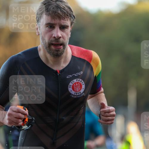08.09.2024 - Stadtparktriathlon Michael Strokosch http://msf.ph/oto/7016246 08.09.2024 08:48:07 Schwimmen 15, 23, 24, 27, 35, 37, 40, 46, 57, 60, 64, 66, 67, 74, 82 meine-sportfotos.de