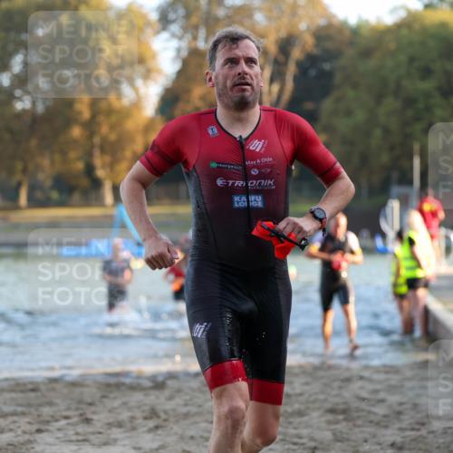 08.09.2024 - Stadtparktriathlon Michael Strokosch http://msf.ph/oto/7016400 08.09.2024 08:48:14 Schwimmen 24, 27, 37, 46, 57, 58, 60, 64, 82 meine-sportfotos.de
