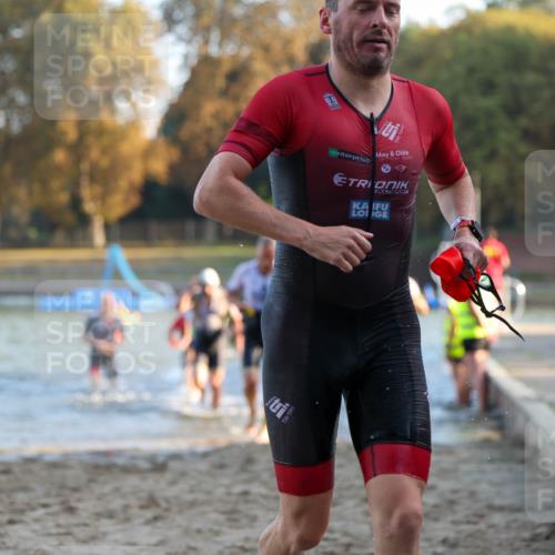 08.09.2024 - Stadtparktriathlon Michael Strokosch http://msf.ph/oto/7016405 08.09.2024 08:48:14 Schwimmen 24, 27, 37, 46, 57, 58, 60, 64, 82 meine-sportfotos.de