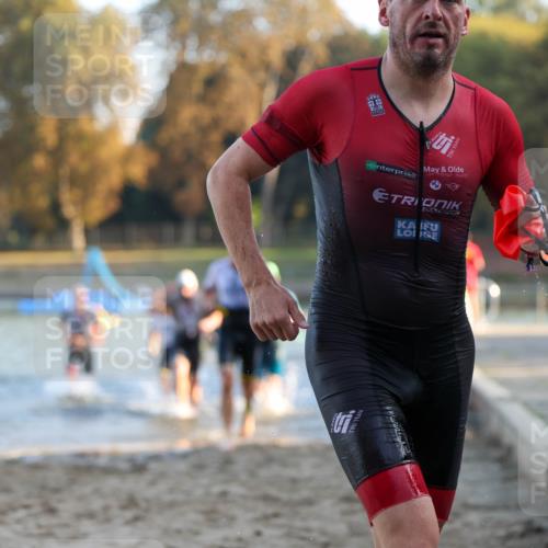 08.09.2024 - Stadtparktriathlon Michael Strokosch http://msf.ph/oto/7016414 08.09.2024 08:48:15 Schwimmen 6, 24, 27, 37, 46, 57, 58, 60, 64 meine-sportfotos.de