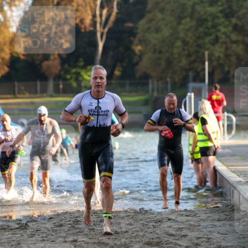 08.09.2024 - Stadtparktriathlon Michael Strokosch http://msf.ph/oto/7016419 08.09.2024 08:48:16 Schwimmen 6, 24, 27, 46, 57, 58, 60, 64 meine-sportfotos.de