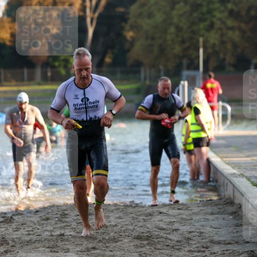 08.09.2024 - Stadtparktriathlon Michael Strokosch http://msf.ph/oto/7016434 08.09.2024 08:48:16 Schwimmen 6, 24, 27, 46, 57, 58, 60, 64 meine-sportfotos.de