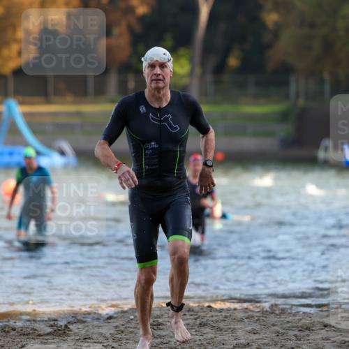 08.09.2024 - Stadtparktriathlon Michael Strokosch http://msf.ph/oto/7016633 08.09.2024 08:48:28 Schwimmen 4, 6, 14, 61 meine-sportfotos.de