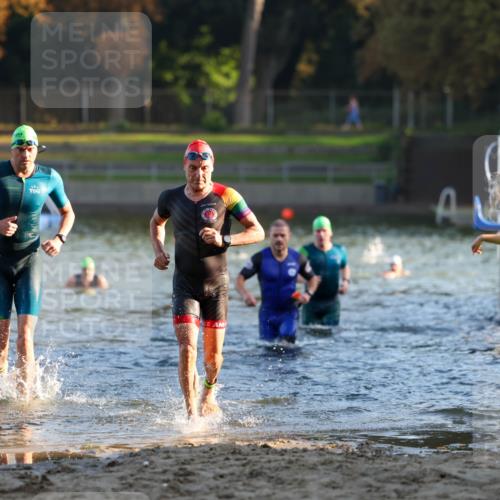 08.09.2024 - Stadtparktriathlon Michael Strokosch http://msf.ph/oto/7016672 08.09.2024 08:48:33 Schwimmen 4, 14, 61, 65 meine-sportfotos.de