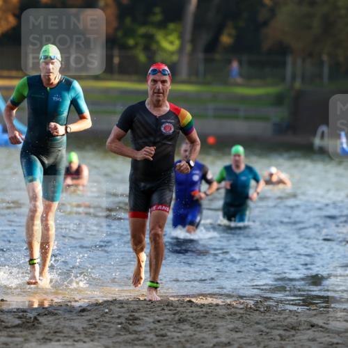 08.09.2024 - Stadtparktriathlon Michael Strokosch http://msf.ph/oto/7016699 08.09.2024 08:48:34 Schwimmen 4, 14, 61, 65 meine-sportfotos.de