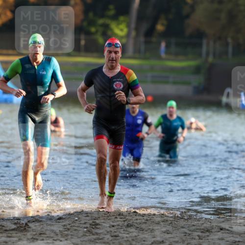 08.09.2024 - Stadtparktriathlon Michael Strokosch http://msf.ph/oto/7016708 08.09.2024 08:48:34 Schwimmen 4, 14, 61, 65 meine-sportfotos.de