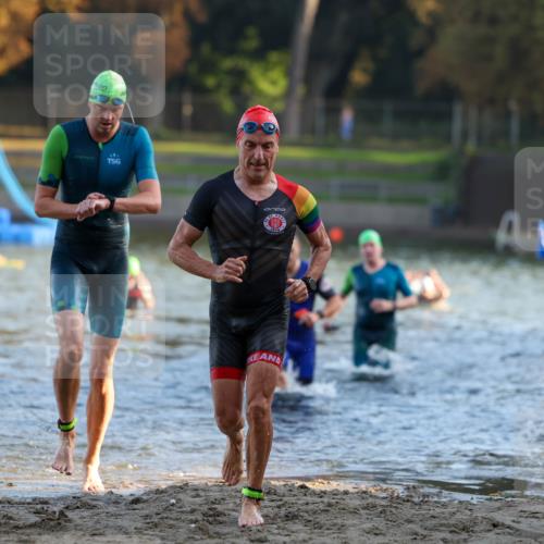 08.09.2024 - Stadtparktriathlon Michael Strokosch http://msf.ph/oto/7016730 08.09.2024 08:48:34 Schwimmen 4, 14, 61, 65 meine-sportfotos.de