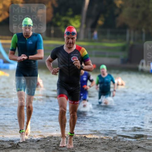 08.09.2024 - Stadtparktriathlon Michael Strokosch http://msf.ph/oto/7016738 08.09.2024 08:48:34 Schwimmen 4, 14, 61, 65 meine-sportfotos.de
