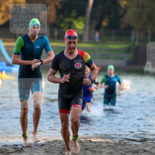 08.09.2024 - Stadtparktriathlon Michael Strokosch http://msf.ph/oto/7016747 08.09.2024 08:48:35 Schwimmen 4, 14, 61, 65 meine-sportfotos.de