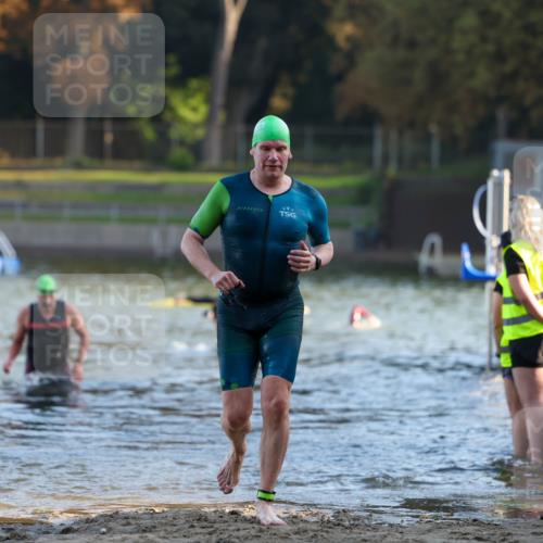 08.09.2024 - Stadtparktriathlon Michael Strokosch http://msf.ph/oto/7016848 08.09.2024 08:48:43 Schwimmen 4, 16, 42, 65 meine-sportfotos.de