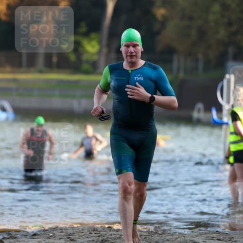 08.09.2024 - Stadtparktriathlon Michael Strokosch http://msf.ph/oto/7016873 08.09.2024 08:48:44 Schwimmen 16, 42, 65 meine-sportfotos.de