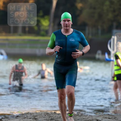 08.09.2024 - Stadtparktriathlon Michael Strokosch http://msf.ph/oto/7016887 08.09.2024 08:48:44 Schwimmen 16, 42, 65 meine-sportfotos.de