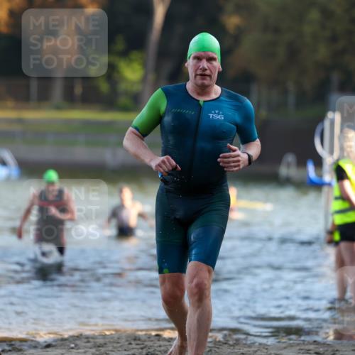 08.09.2024 - Stadtparktriathlon Michael Strokosch http://msf.ph/oto/7016895 08.09.2024 08:48:44 Schwimmen 16, 42, 65 meine-sportfotos.de