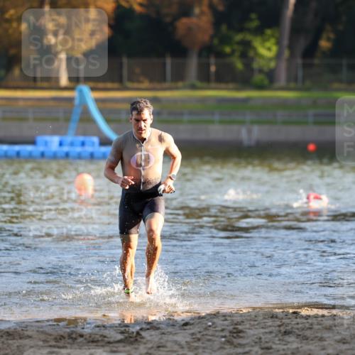 08.09.2024 - Stadtparktriathlon Michael Strokosch http://msf.ph/oto/7017029 08.09.2024 08:48:54 Schwimmen 16, 42 meine-sportfotos.de