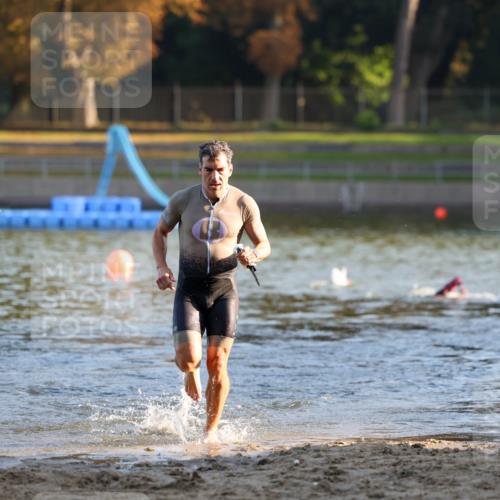 08.09.2024 - Stadtparktriathlon Michael Strokosch http://msf.ph/oto/7017040 08.09.2024 08:48:55 Schwimmen 16, 42 meine-sportfotos.de