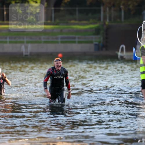 08.09.2024 - Stadtparktriathlon Michael Strokosch http://msf.ph/oto/7017149 08.09.2024 08:49:07 Schwimmen 88 meine-sportfotos.de