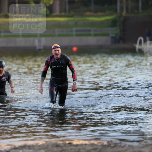 08.09.2024 - Stadtparktriathlon Michael Strokosch http://msf.ph/oto/7017164 08.09.2024 08:49:10 Schwimmen 88 meine-sportfotos.de
