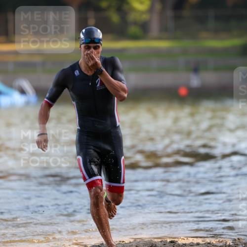 08.09.2024 - Stadtparktriathlon Michael Strokosch http://msf.ph/oto/7017313 08.09.2024 08:49:17 Schwimmen 2, 88 meine-sportfotos.de