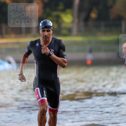 08.09.2024 - Stadtparktriathlon Michael Strokosch http://msf.ph/oto/7017323 08.09.2024 08:49:18 Schwimmen 2, 88 meine-sportfotos.de