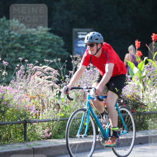 08.09.2024 - Stadtparktriathlon Zöllner http://msf.ph/oto/7017435 08.09.2024 09:56:56 Radfahren 184, 201, 253 meine-sportfotos.de