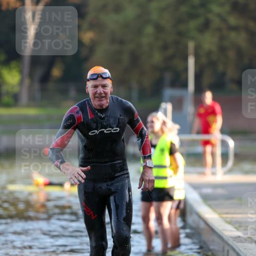 08.09.2024 - Stadtparktriathlon Michael Strokosch http://msf.ph/oto/7017489 08.09.2024 08:49:28 Schwimmen 2 meine-sportfotos.de
