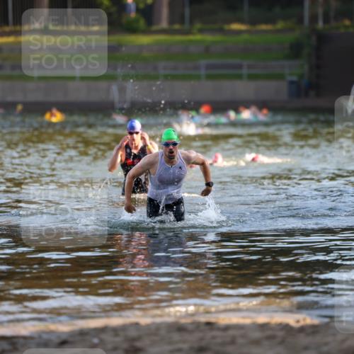 08.09.2024 - Stadtparktriathlon Michael Strokosch http://msf.ph/oto/7017631 08.09.2024 08:57:11 Schwimmen 114, 122 meine-sportfotos.de