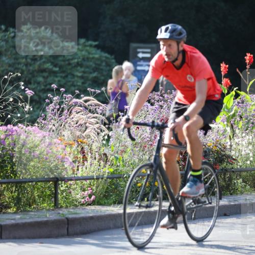 08.09.2024 - Stadtparktriathlon Zöllner http://msf.ph/oto/7019028 08.09.2024 10:08:50 Radfahren 194, 195, 220, 237, 244 meine-sportfotos.de