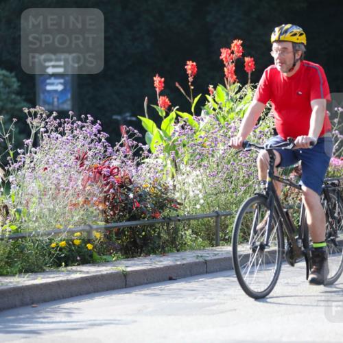 08.09.2024 - Stadtparktriathlon Zöllner http://msf.ph/oto/7019116 08.09.2024 10:09:20 Radfahren 210, 232 meine-sportfotos.de