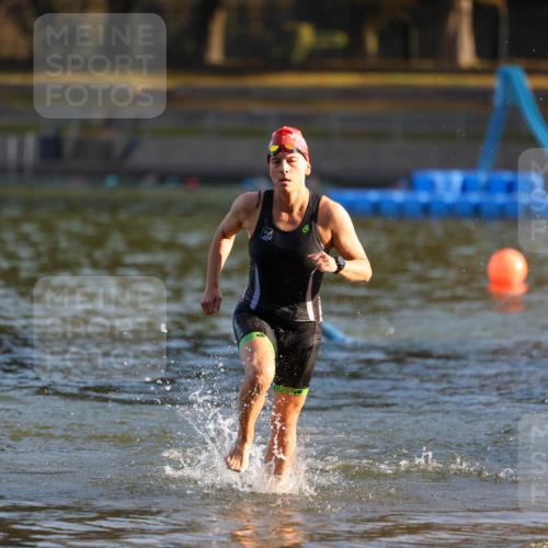 08.09.2024 - Stadtparktriathlon Michael Strokosch http://msf.ph/oto/7020453 08.09.2024 09:05:25 Schwimmen 133, 159 meine-sportfotos.de