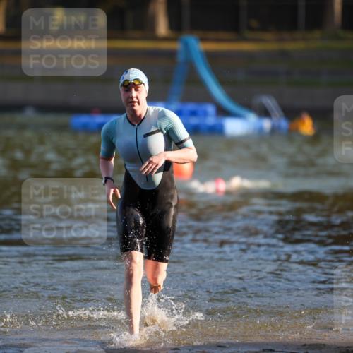 08.09.2024 - Stadtparktriathlon Michael Strokosch http://msf.ph/oto/7020576 08.09.2024 09:05:37 Schwimmen 159 meine-sportfotos.de