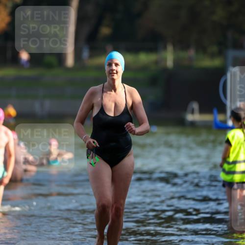 08.09.2024 - Stadtparktriathlon Michael Strokosch http://msf.ph/oto/7026086 08.09.2024 09:52:02 Schwimmen 202, 219, 253 meine-sportfotos.de