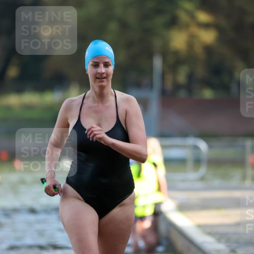 08.09.2024 - Stadtparktriathlon Michael Strokosch http://msf.ph/oto/7026113 08.09.2024 09:52:04 Schwimmen 202, 219, 253 meine-sportfotos.de