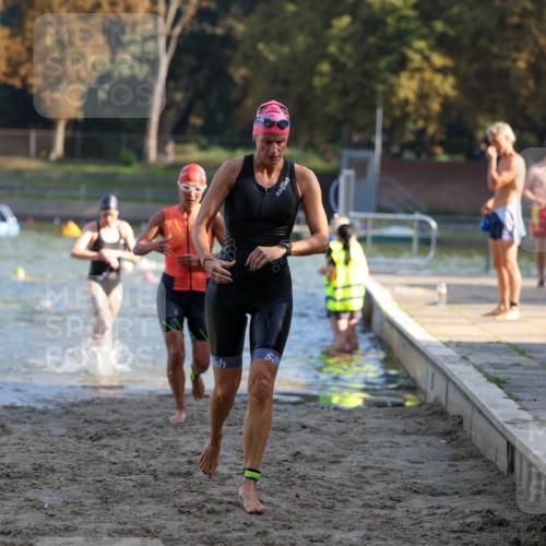 08.09.2024 - Stadtparktriathlon Michael Strokosch http://msf.ph/oto/7027602 08.09.2024 10:13:36 Schwimmen 264, 310, 318, 322, 363 meine-sportfotos.de
