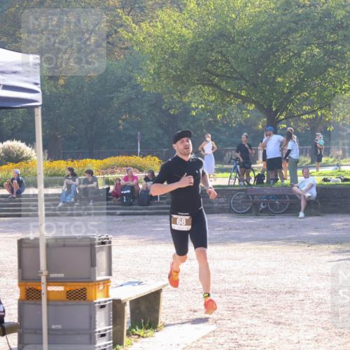 08.09.2024 - Stadtparktriathlon Luisa Fischer http://msf.ph/oto/7031609 08.09.2024 09:39:06 Ziel 68 meine-sportfotos.de