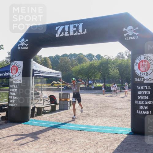 08.09.2024 - Stadtparktriathlon Luisa Fischer http://msf.ph/oto/7031685 08.09.2024 09:40:02 Ziel 50 meine-sportfotos.de