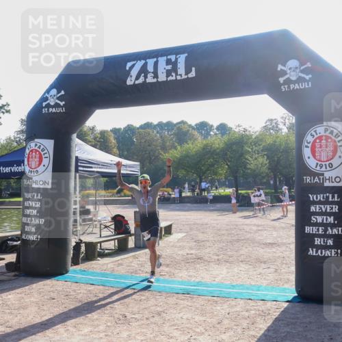 08.09.2024 - Stadtparktriathlon Luisa Fischer http://msf.ph/oto/7031688 08.09.2024 09:40:02 Ziel 50 meine-sportfotos.de