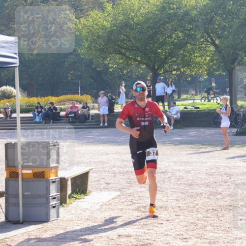 08.09.2024 - Stadtparktriathlon Luisa Fischer http://msf.ph/oto/7031700 08.09.2024 09:40:22 Ziel 37 meine-sportfotos.de