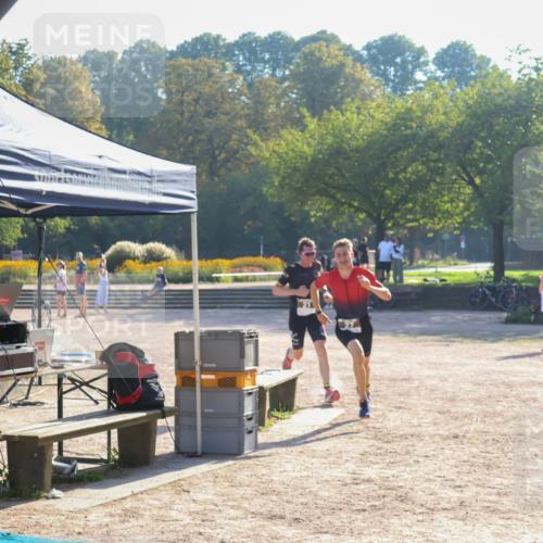 08.09.2024 - Stadtparktriathlon Luisa Fischer http://msf.ph/oto/7031954 08.09.2024 09:43:10 Ziel 21, 27, 63 meine-sportfotos.de