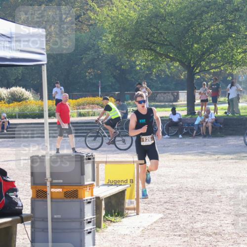 08.09.2024 - Stadtparktriathlon Luisa Fischer http://msf.ph/oto/7032544 08.09.2024 09:52:05 Ziel 126 meine-sportfotos.de